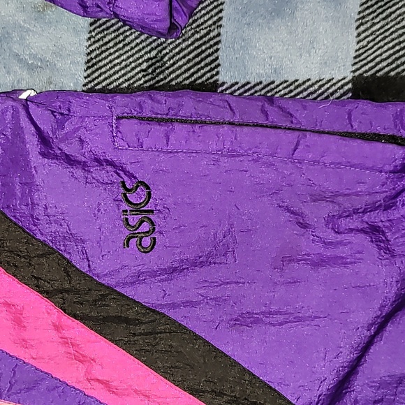 Vintage. Made in USA. ASICS. Full-zip windbreaker. Like-new. Women's Large - Picture 4 of 16